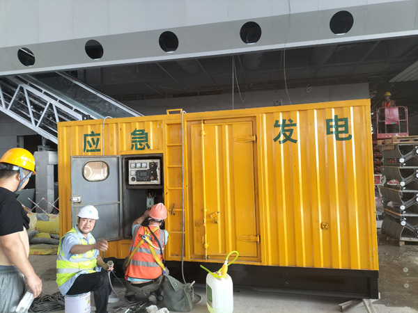 东胜怎样判断空气滤清器是否需要更换？