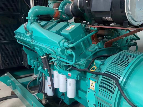 东胜更换100kW柴油发电机组机油时，需要注意哪些事项？